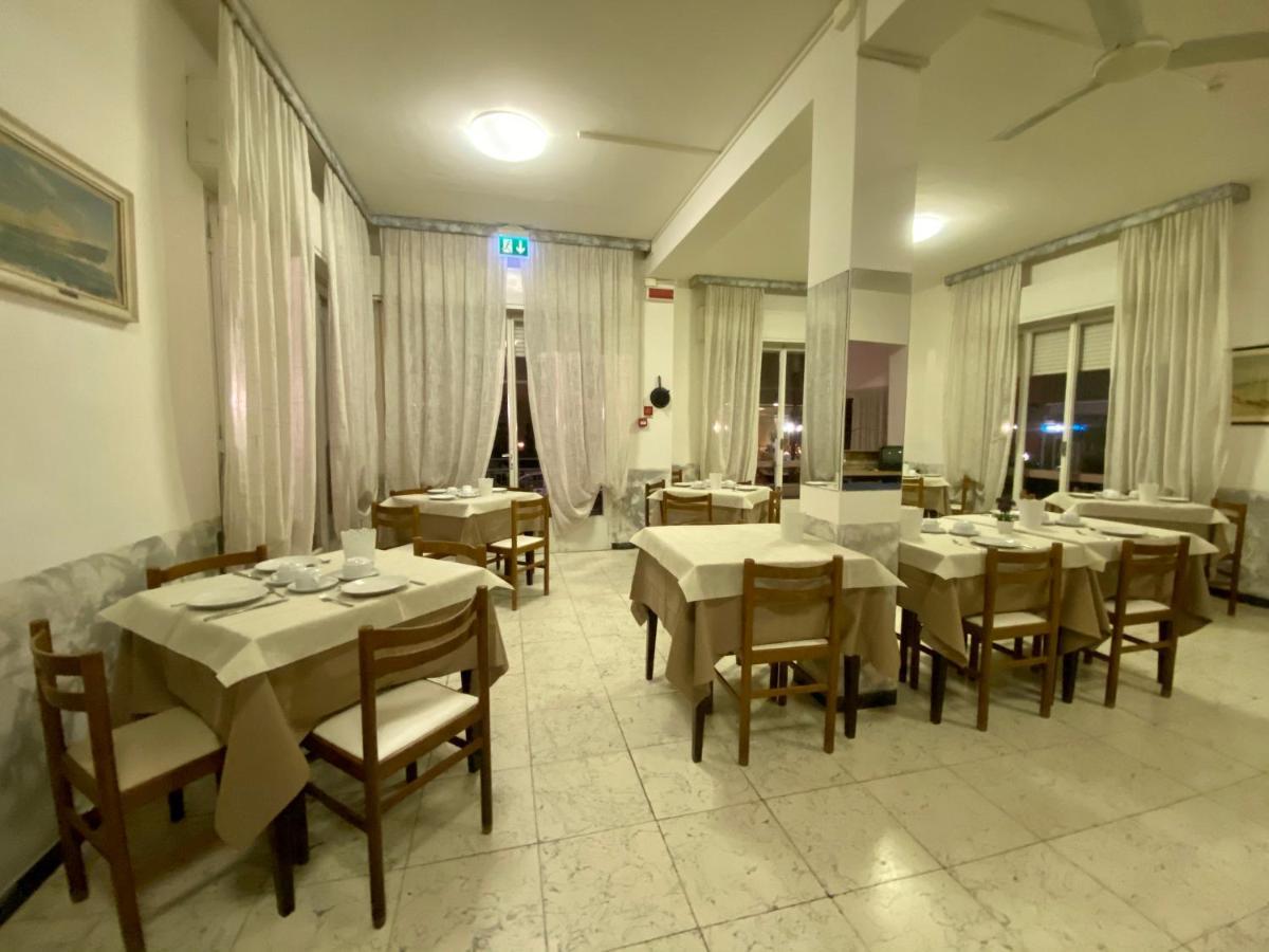 רימיני Villa Derna מראה חיצוני תמונה