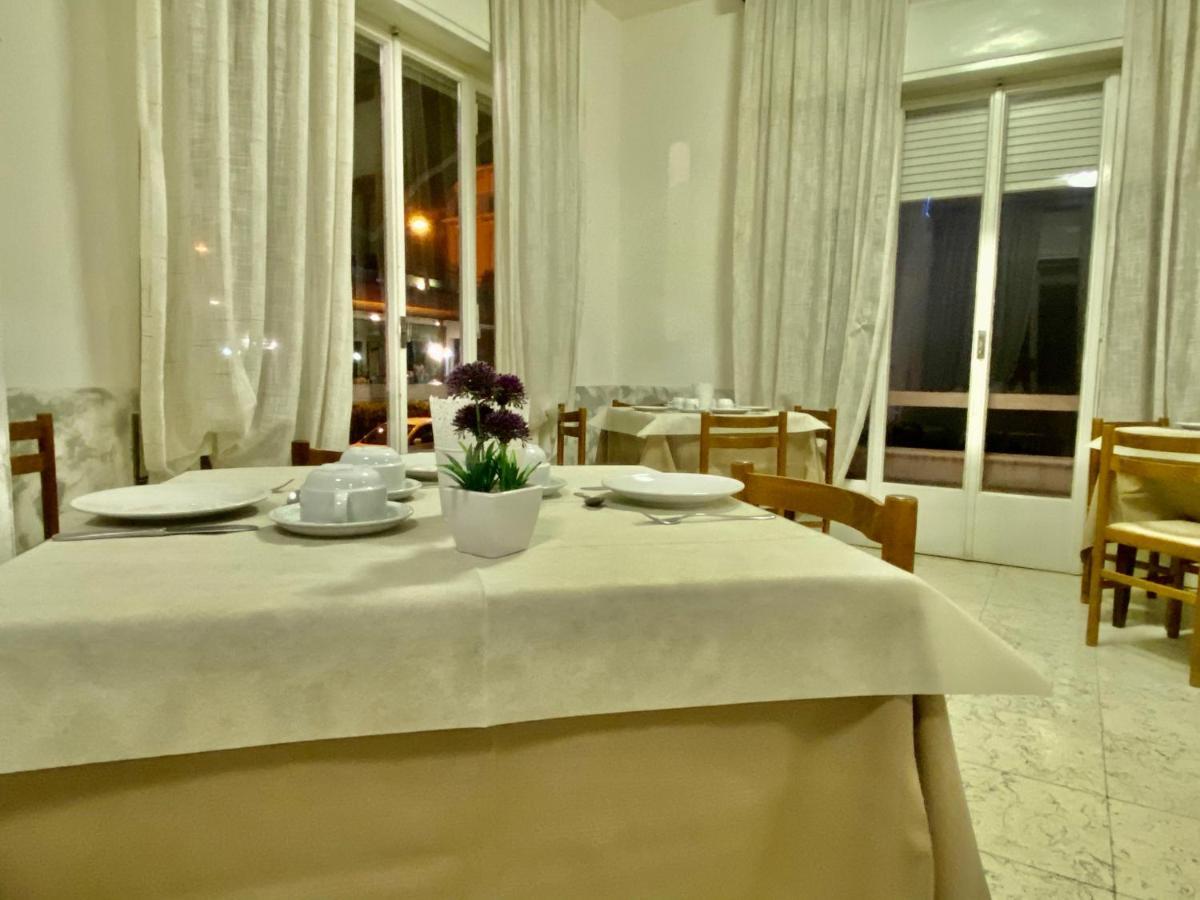 רימיני Villa Derna מראה חיצוני תמונה